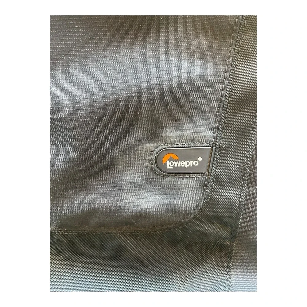 Lowepro‎ Tote Laptop Bag Case Nylon Blend 12x17 Black 3 Compartments Padded